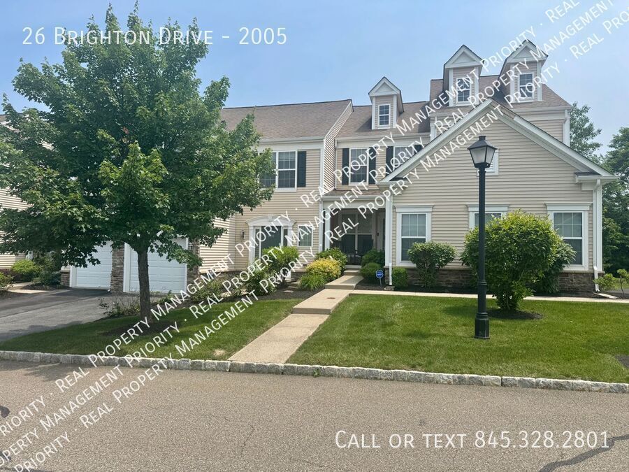 26 Brighton Dr in Newburgh, NY - Building Photo