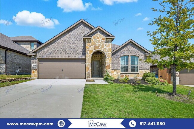 property at 3000 Llano Rd
