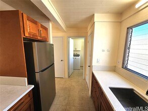 827 Ala Lilikoi St in Honolulu, HI - Building Photo - Building Photo