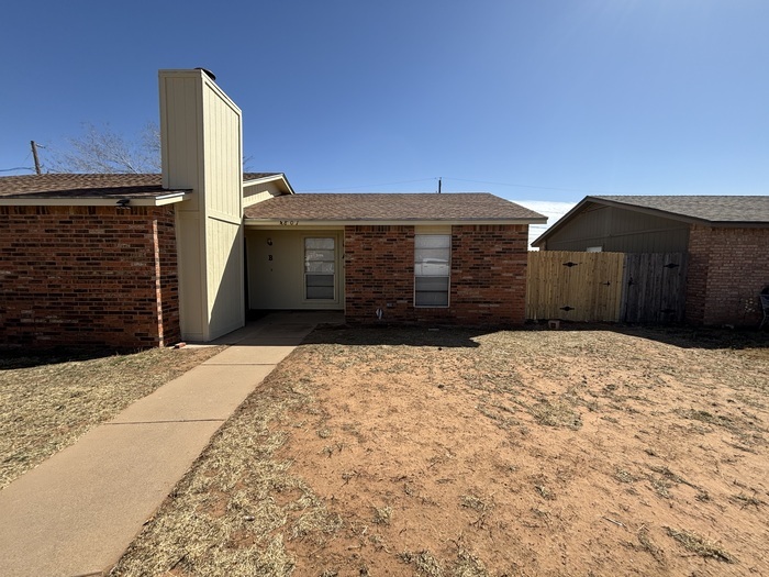 4801 W Cuthbert Ave in Midland, TX - Building Photo