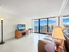 3000 N Ocean Dr, Unit 36G in Riviera Beach, FL - Foto de edificio - Building Photo