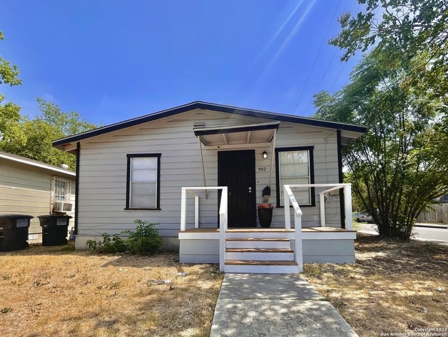 property at 902 Potomac