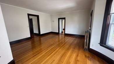 72 Thurston St, Unit 2A in Somerville, MA - Building Photo - Building Photo