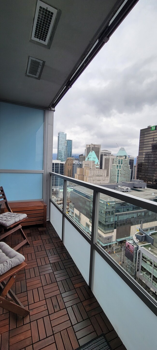 833 Seymour St, Unit 2401 in Vancouver, BC - Building Photo - Building Photo