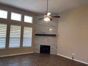 1813 Angel Falls Dr in Frisco, TX - Foto de edificio - Building Photo