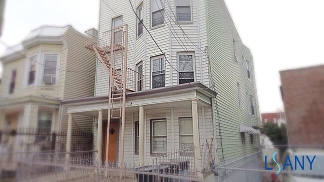 1641 Melville St in Bronx, NY - Foto de edificio - Building Photo