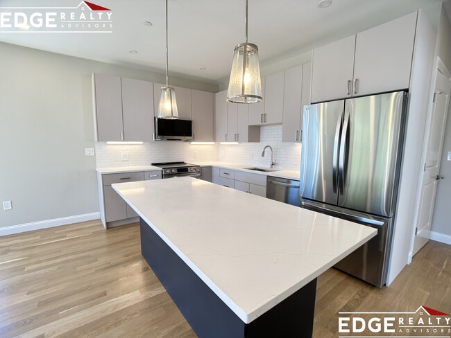 40 Waverly St, Unit 1 in Boston, MA - Building Photo - Building Photo