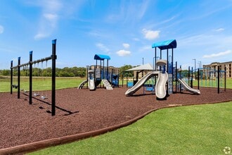 Joy Park Luxury Apartments in Kathleen, GA - Foto de edificio - Building Photo