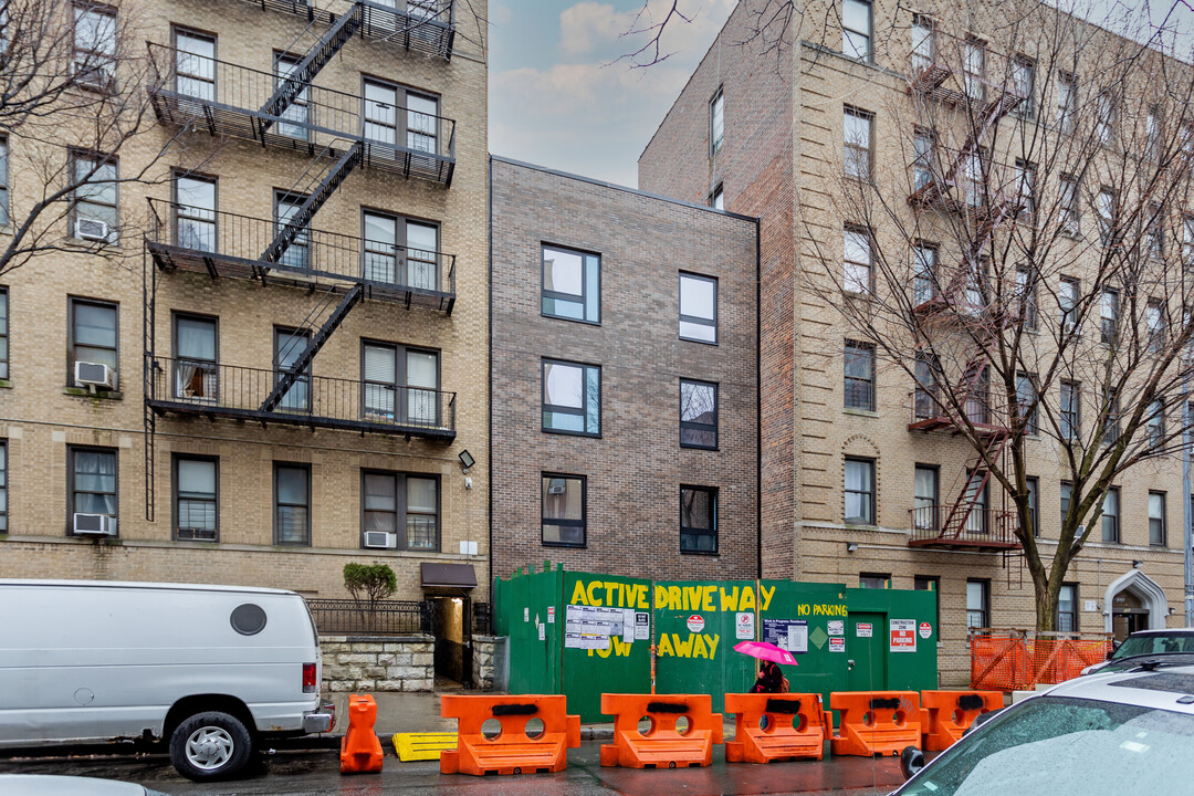 3056 Decatur Ave in Bronx, NY - Building Photo