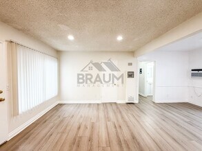 19401 Haynes St in Los Angeles, CA - Building Photo - Building Photo