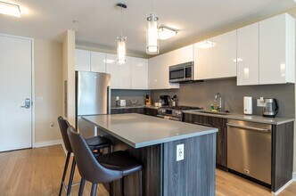 355 Atlantic St in Stamford, CT - Foto de edificio - Building Photo