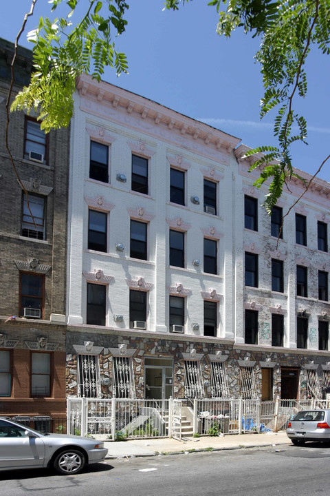 309 Jefferson St in Brooklyn, NY - Building Photo