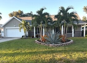 1263 Caloosa Dr in Ft. Myers, FL - Building Photo