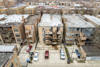 8227 S Maryland Ave in Chicago, IL - Building Photo - Building Photo