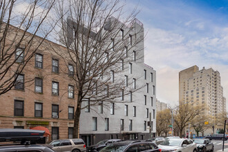 8 Saint Marks Pl in Brooklyn, NY - Building Photo - Building Photo