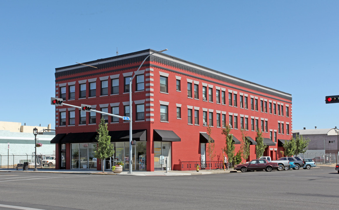 Savoy Apartments in Yakima, WA - Building Photo