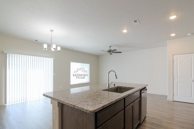 525 S Quillan Ct in Kennewick, WA - Building Photo - Building Photo