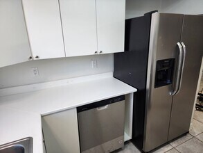 3001 S Pines Dr in Largo, FL - Foto de edificio - Building Photo