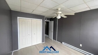 403 E Norwegian St in Pottsville, PA - Building Photo