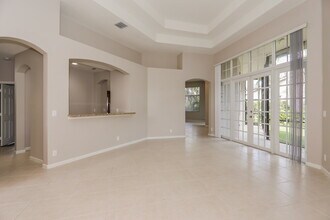 2560 Jardin Manor in Weston, FL - Building Photo - Building Photo