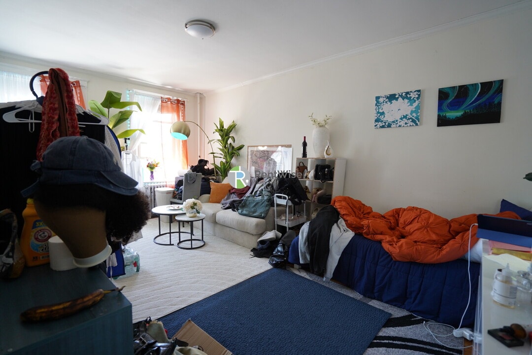 1850 Commonwealth Ave, Unit 44 in Brighton, MA - Building Photo