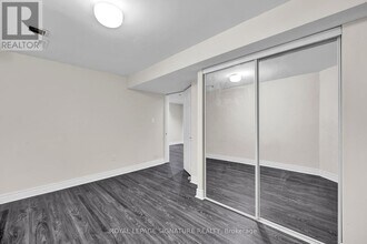 4502 Violet Rd in Mississauga, ON - Building Photo - Building Photo