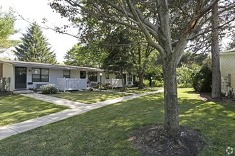 Carleton Court Apartments in Erie, PA - Building Photo - Interior Photo