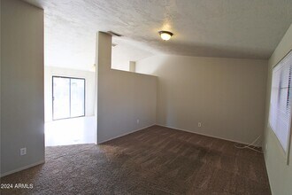 4661 CAMINO St-Unit -1 in Mesa, AZ - Foto de edificio - Building Photo