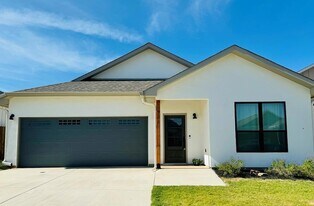 706 Cirrus Ln in Fredericksburg, TX - Building Photo