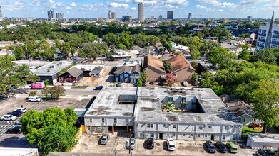 1423 Hawthorne St in Houston, TX - Foto de edificio - Building Photo