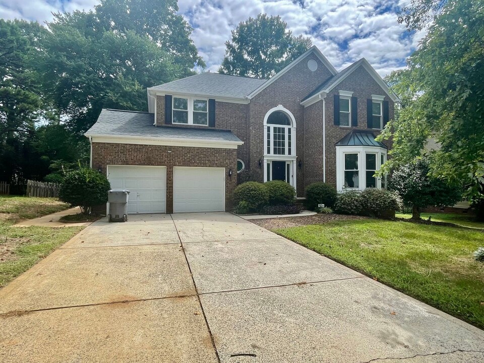 8709 Londonshire Dr in Charlotte, NC - Foto de edificio