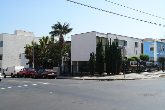 920 S Westmoreland Ave in Los Angeles, CA - Foto de edificio - Building Photo