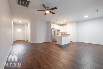 922 W Davidson Ave in Gastonia, NC - Building Photo - Building Photo