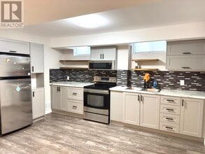 103 Country Ln in Barrie, ON - Building Photo - Building Photo