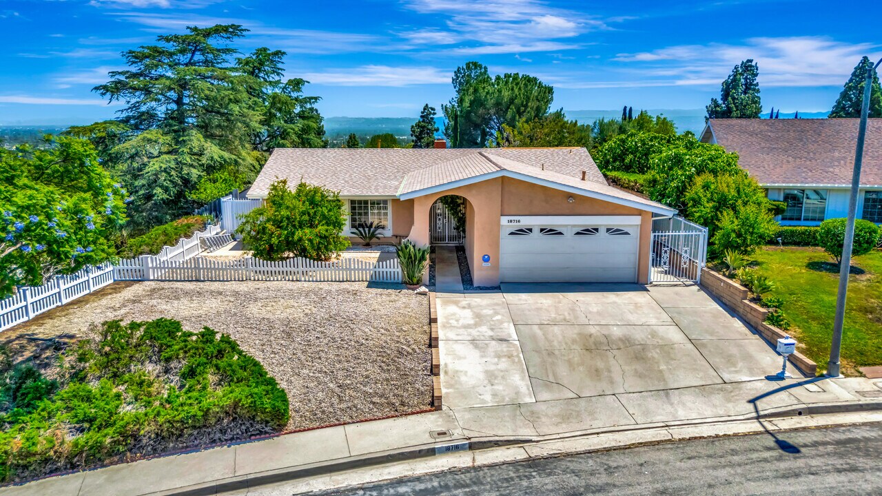 18716 Nau Ave in Porter Ranch, CA - Building Photo