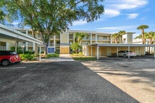 433 Cerromar Ln in Venice, FL - Building Photo