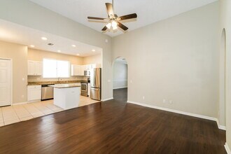 18217 Brookpark Dr in Tampa, FL - Building Photo - Building Photo