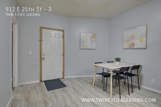 912 E 25th St in Minneapolis, MN - Foto de edificio - Building Photo
