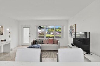 175 Fanshaw E in Boca Raton, FL - Building Photo - Building Photo