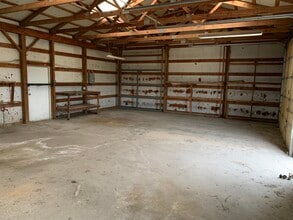 13943 Penn Ln in Neosho, MO - Foto de edificio - Building Photo