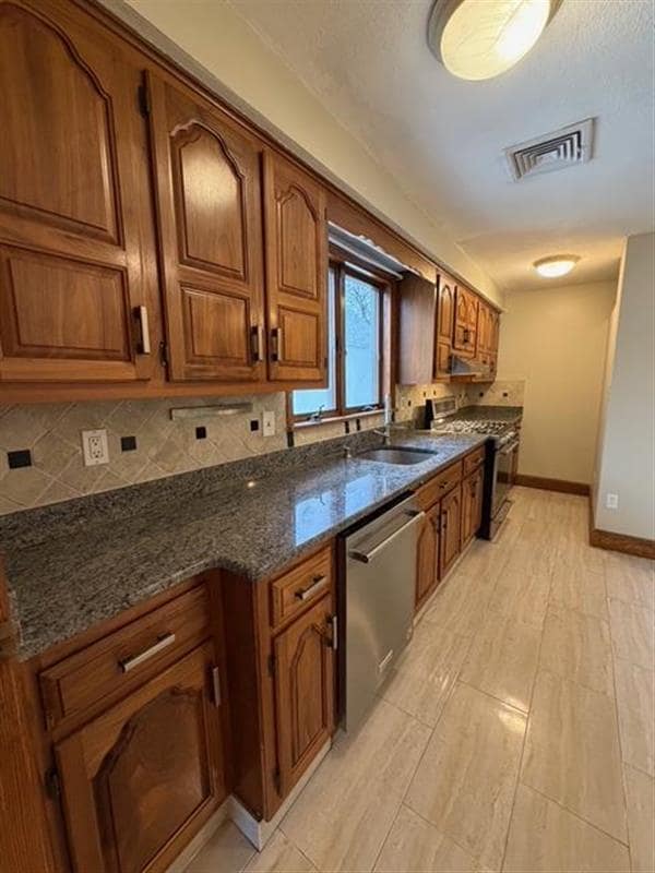 33 Lafayette St, Unit 2 in Arlington, MA - Building Photo - Building Photo