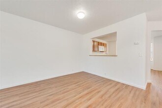 9711 Brierwyck Dr in Dallas, TX - Building Photo - Building Photo