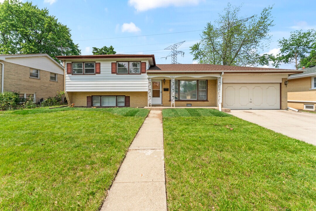 427 Gilbert Dr in Wood Dale, IL - Building Photo