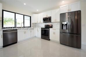 4700 McKinley St in Hollywood, FL - Building Photo - Building Photo
