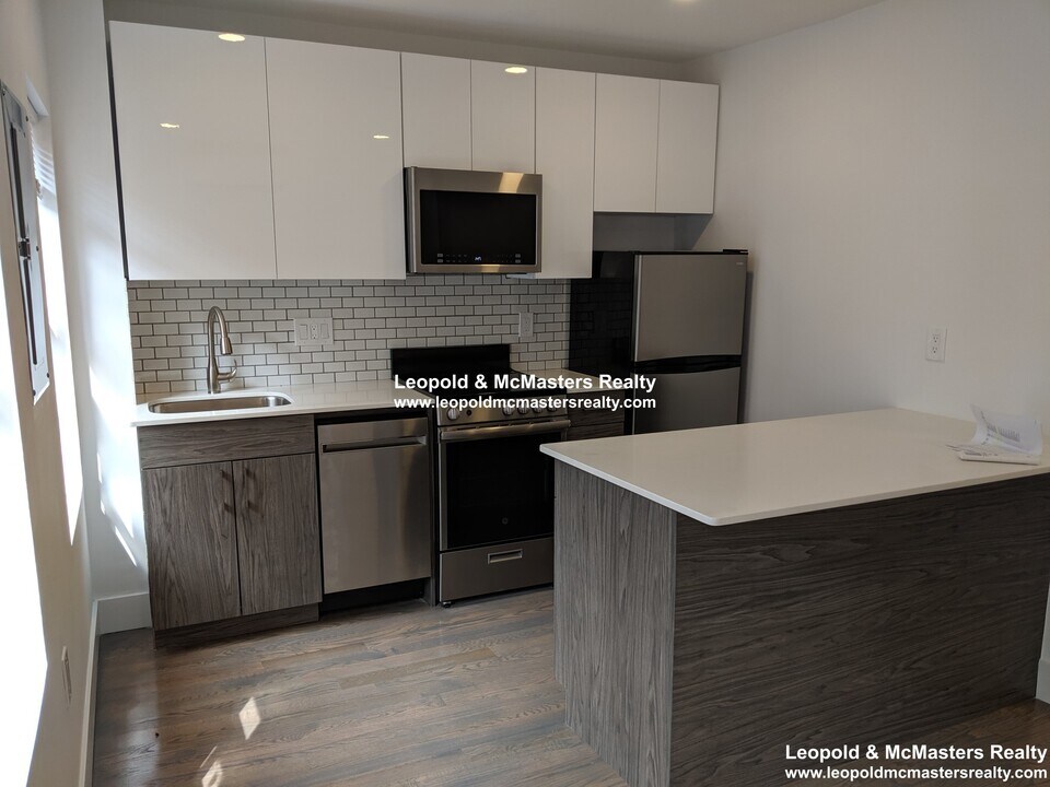 36 Joy St, Unit 3 in Boston, MA - Building Photo