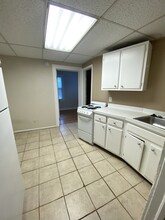 218 Bingham St, Unit C in Lansing, MI - Foto de edificio - Building Photo