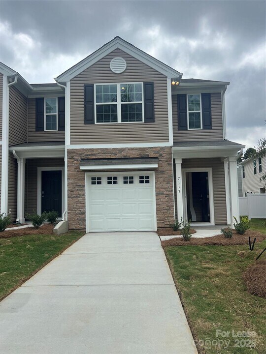 7117 North Mills Rd in Charlotte, NC - Building Photo