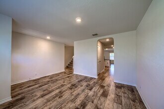 4402 Chalk Flats in San Antonio, TX - Building Photo - Building Photo