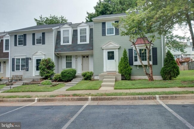 property at 34 Benton Ct