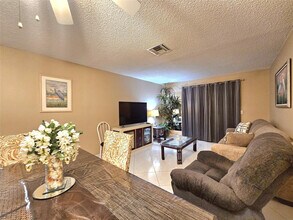 2141 NE 1st Ct in Boynton Beach, FL - Building Photo - Building Photo